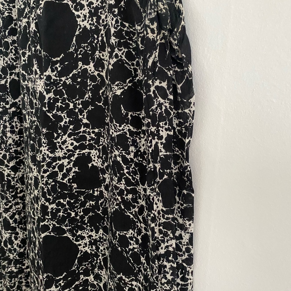 Black and white sleeveless